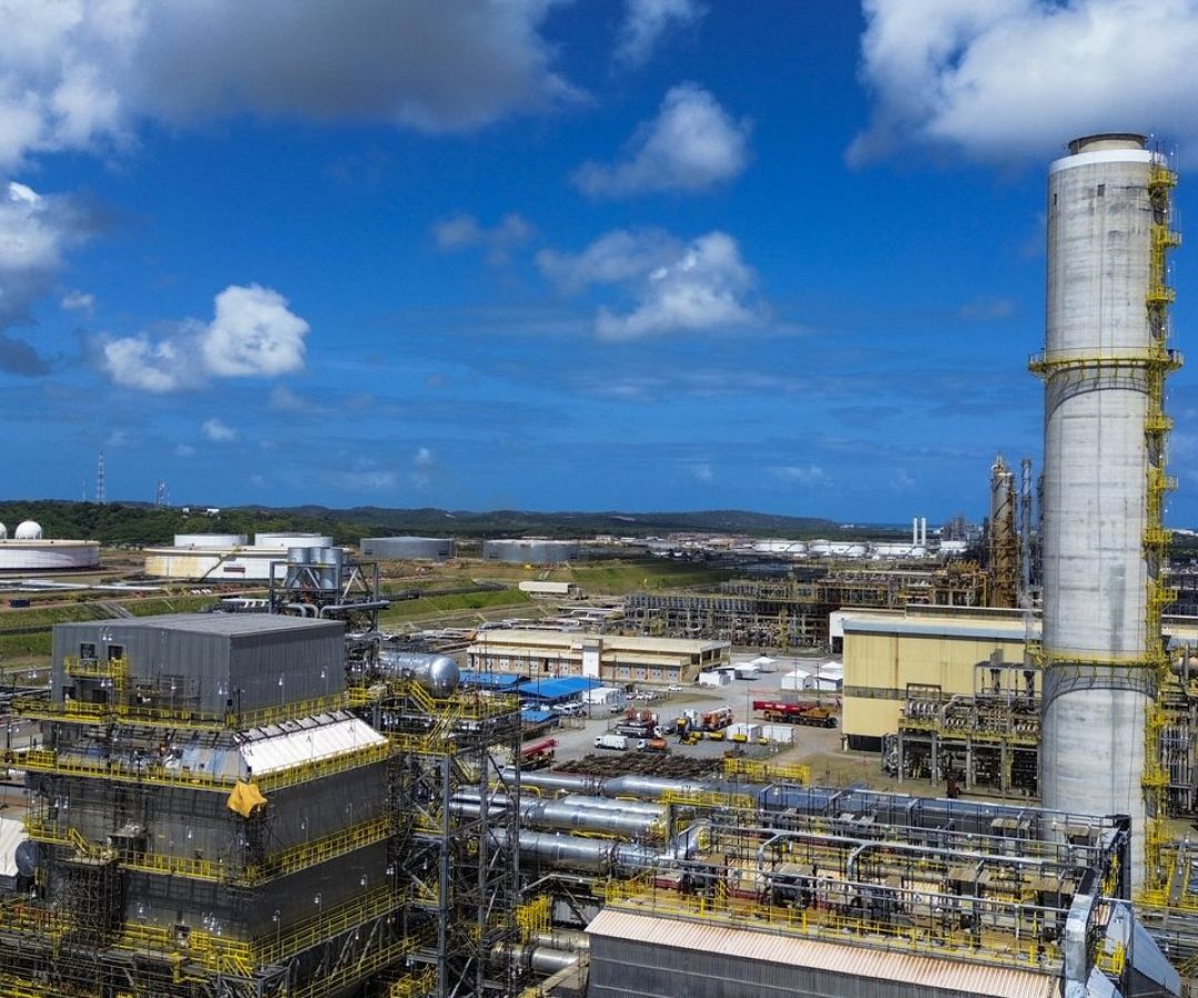 Refinarias da Petrobras operam com mais de 100% de capacidade; entenda
