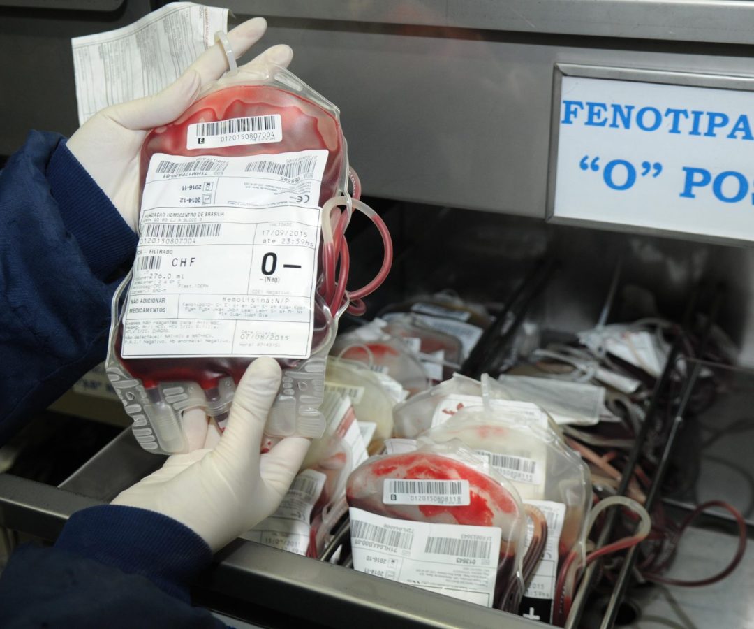 Hemocentro leva unidade móvel a Ceilândia em ação do Outubro Rosa na Casa da Mulher Brasileira