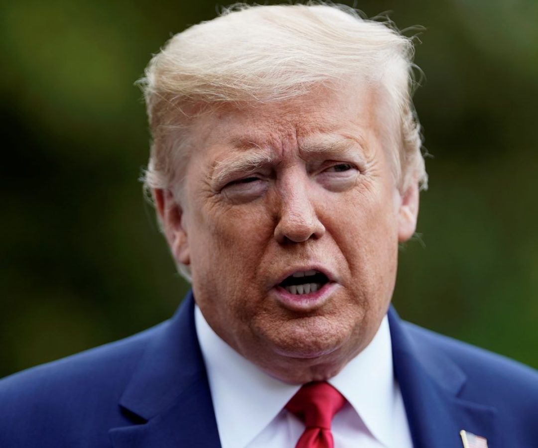 Trump posta vídeo racista com casal Obama como macacos