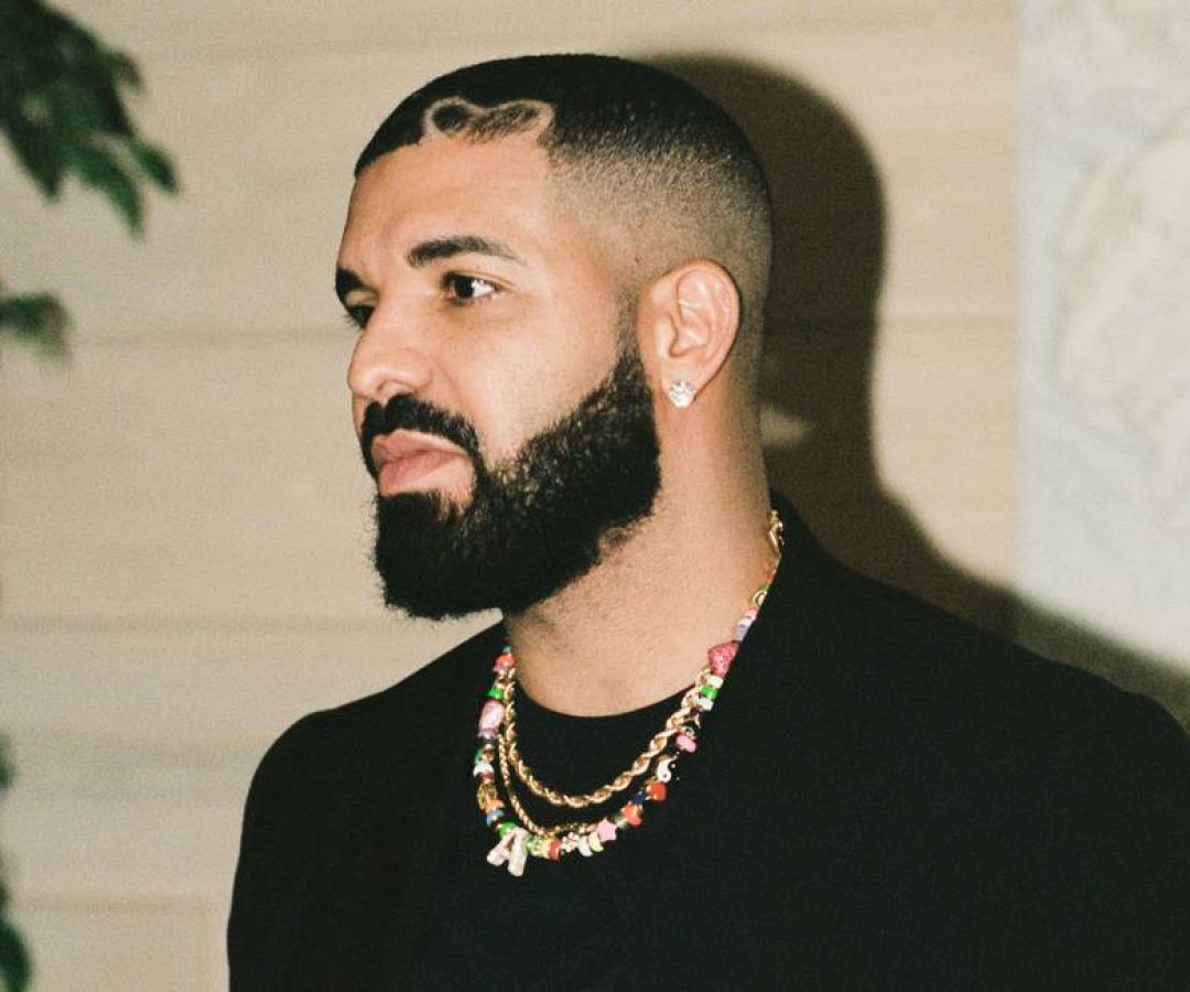 Com três novos álbuns, Drake continua o rapper que todos amam odiar