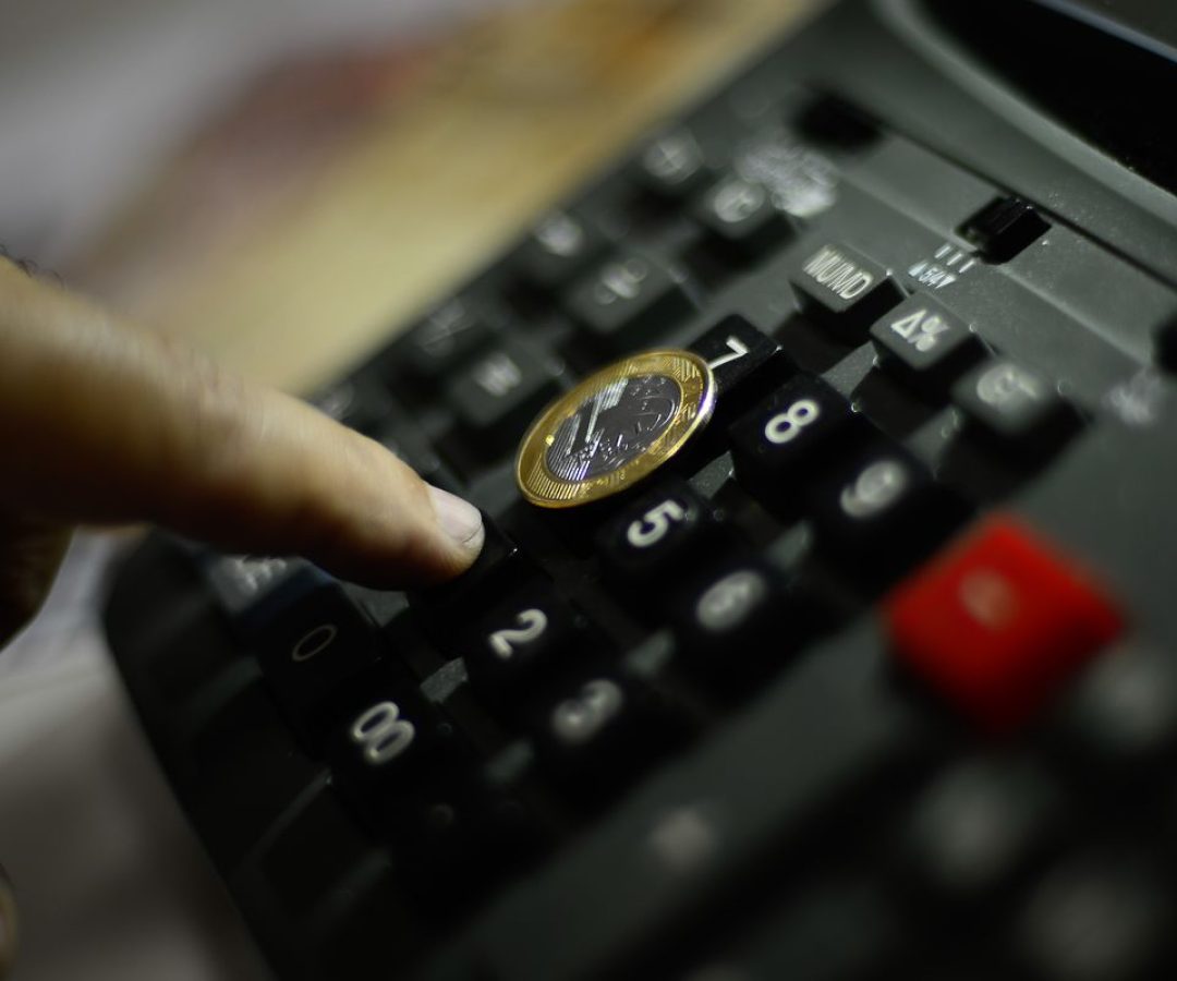 Inflação oficial recua para 3,81%, com variação de 0,7% em fevereiro