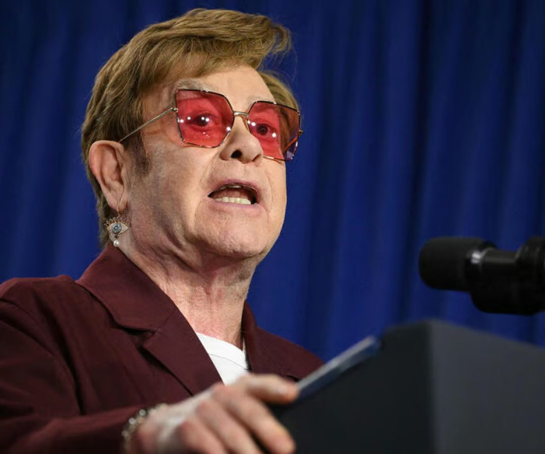 Elton John faz show dedicado em despedida emocionante do Brasil no Rock in Rio