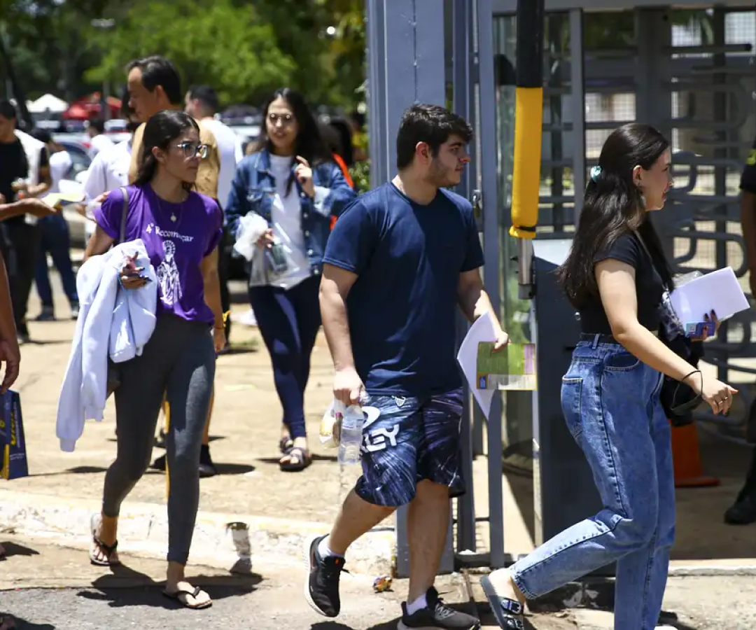 Tema da redação do Enem 2025 aborda o envelhecimento na sociedade brasileira