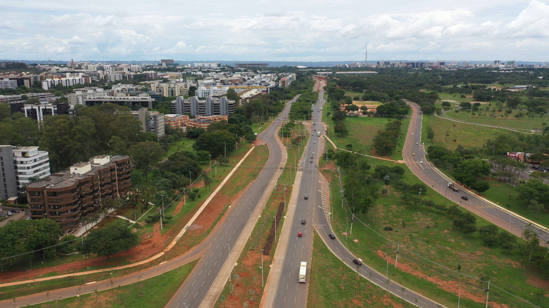 Fim da faixa reversa na Epig libera pista definitiva em Brasília