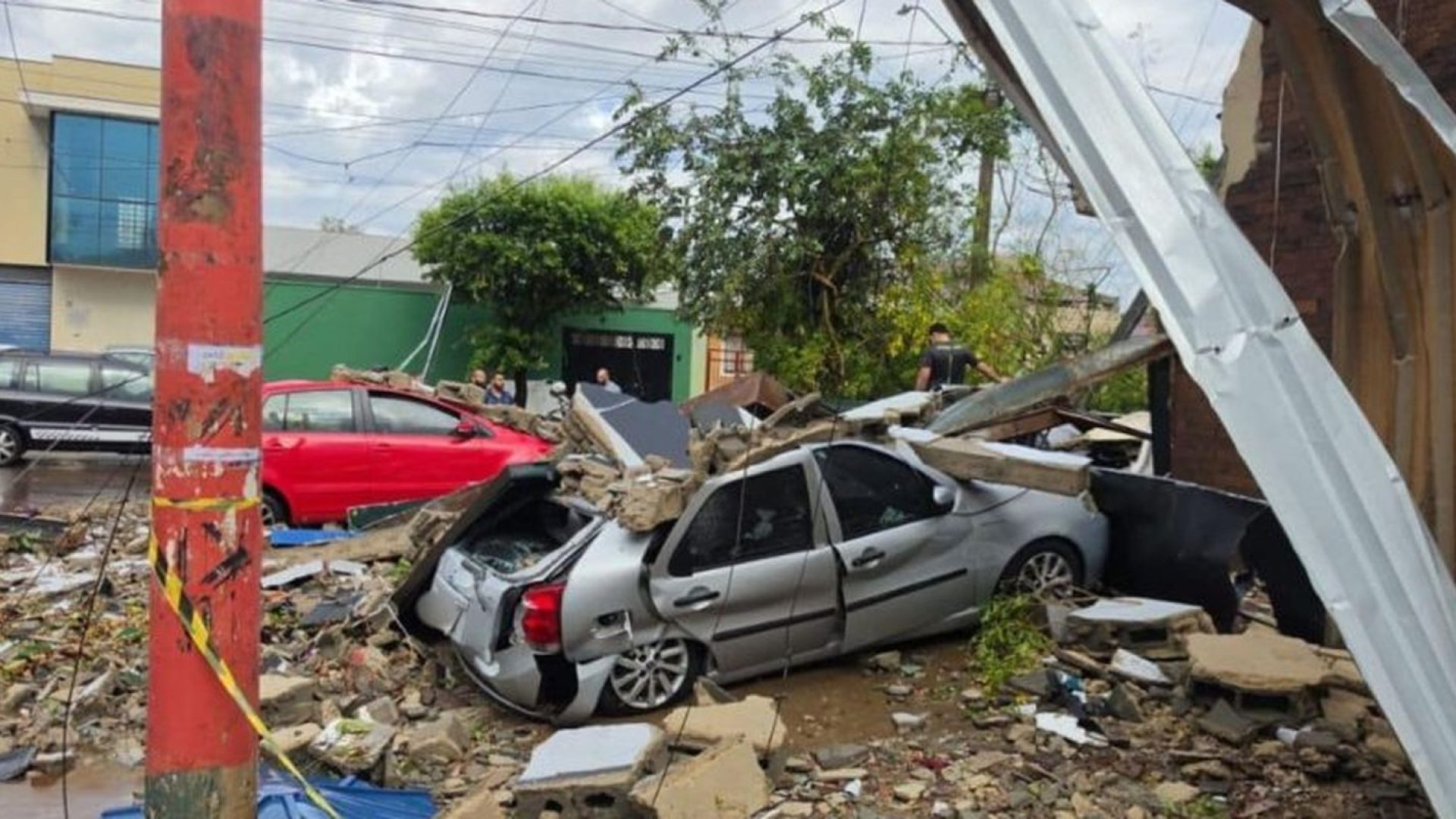 SP: Defesa Civil reforça ajuda a locais atingidos por temporais