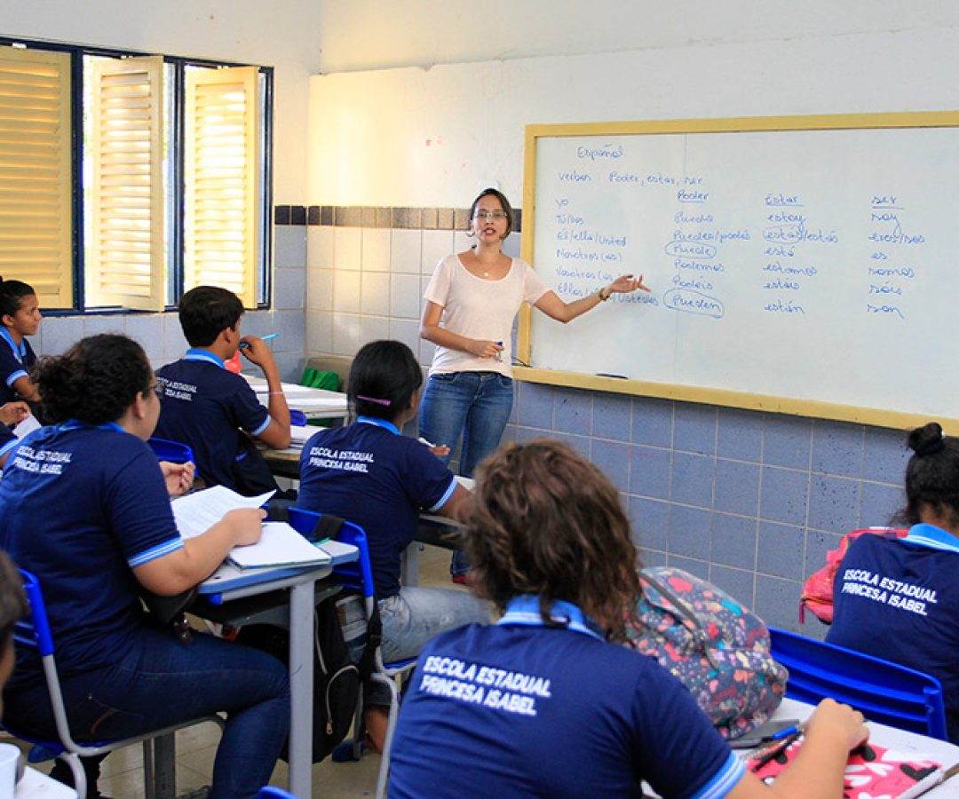 Medida provisória reajusta piso do magistério para R$ 5,1 mil em 2026 — Senado Notícias