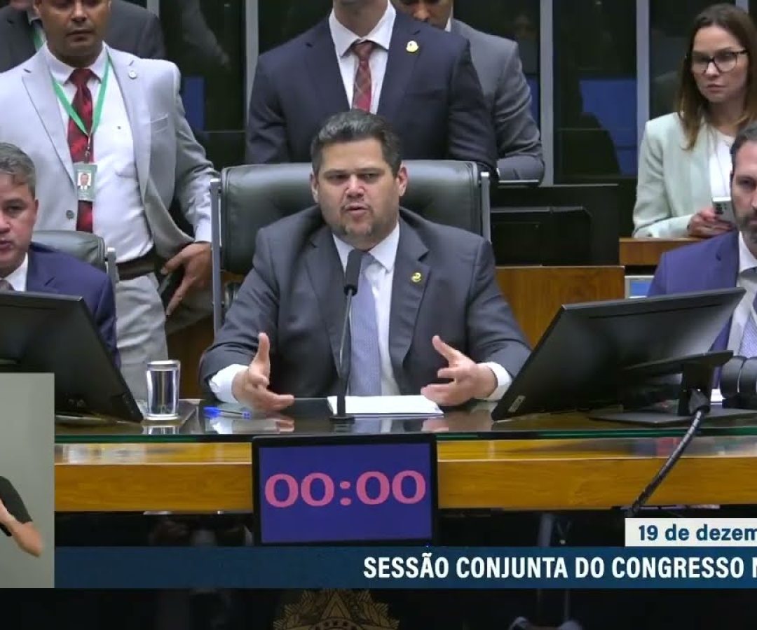 Davi destaca que parlamentares têm autoridade concedida pelo voto — Senado Notícias