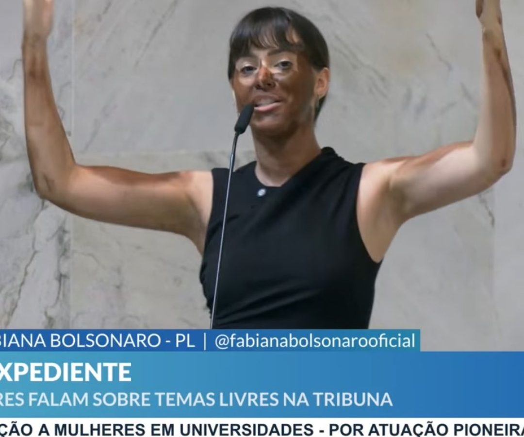 Deputada do PL faz blackface na Alesp para criticar Erika Hilton