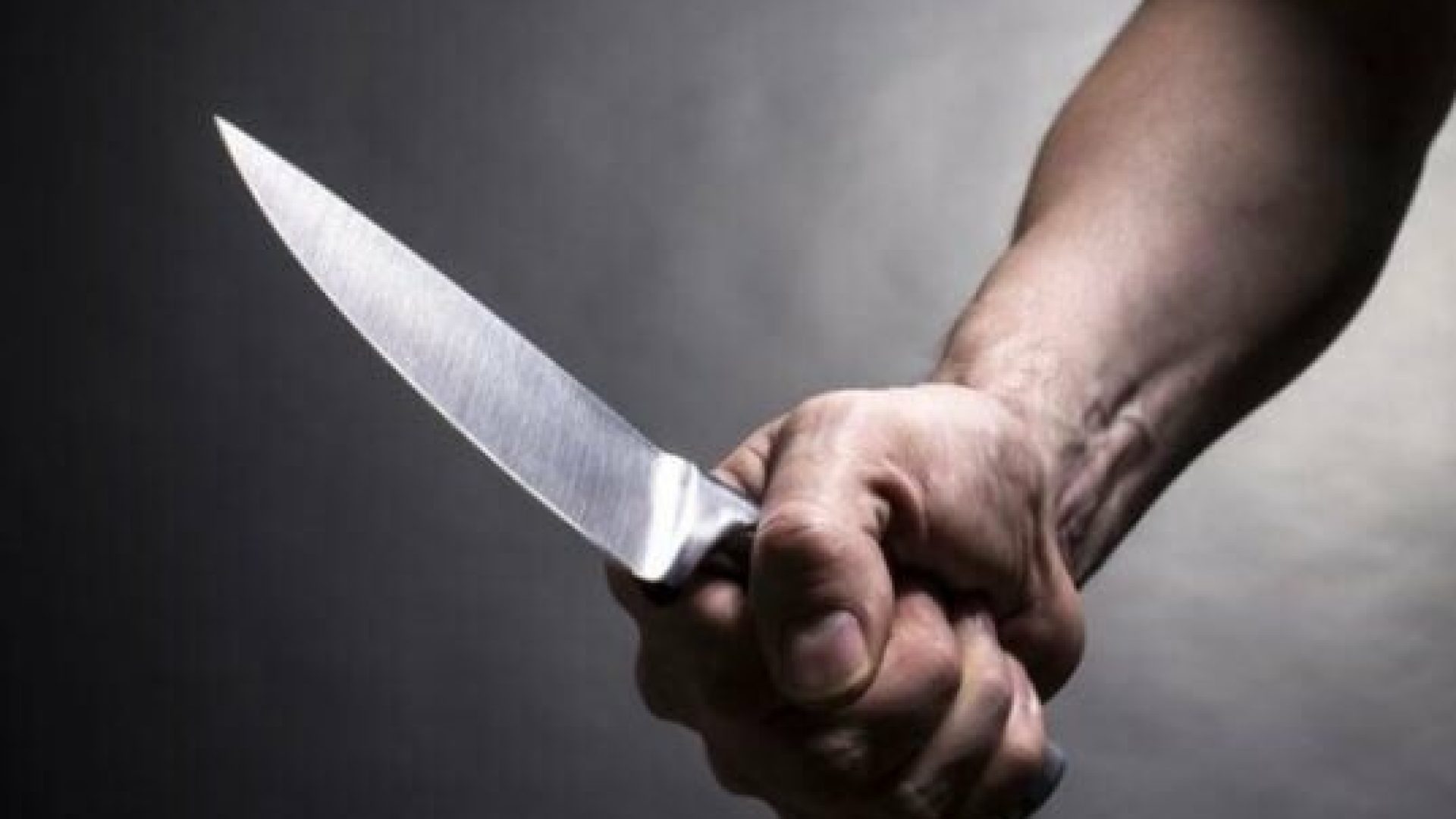 Mulher é esfaqueada pelo namorado em tentativa de feminicídio no Recanto das Emas