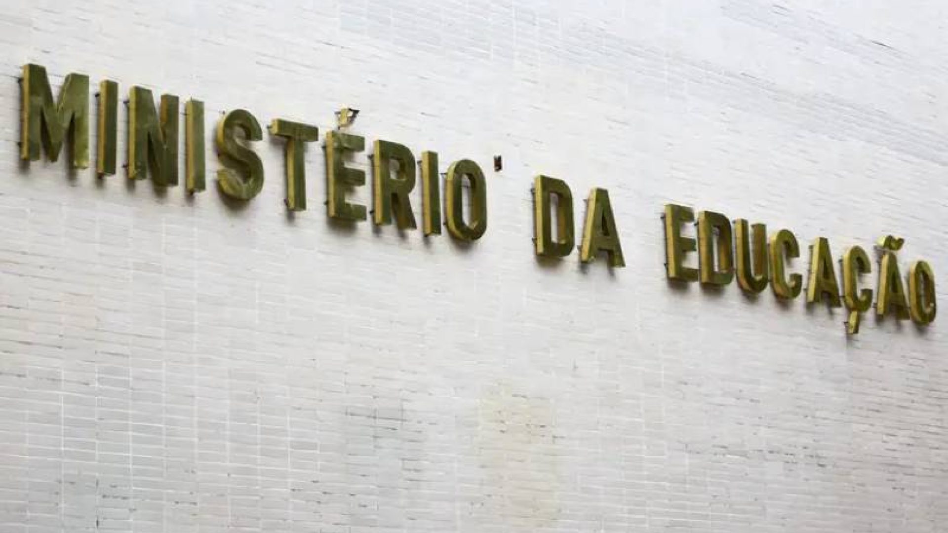 MEC lança edital de R$ 108 milhões para 514 cursinhos populares em 2026