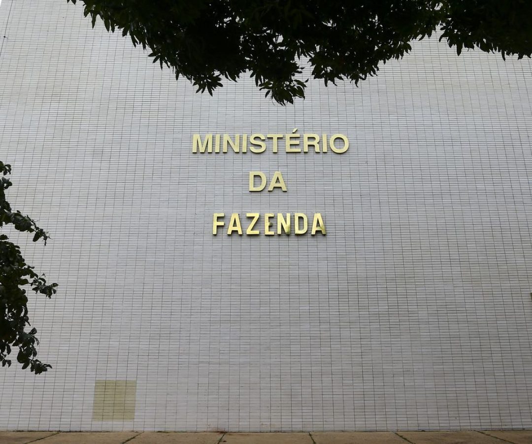 Saída de Haddad do governo depende de reunião entre Lula e Trump