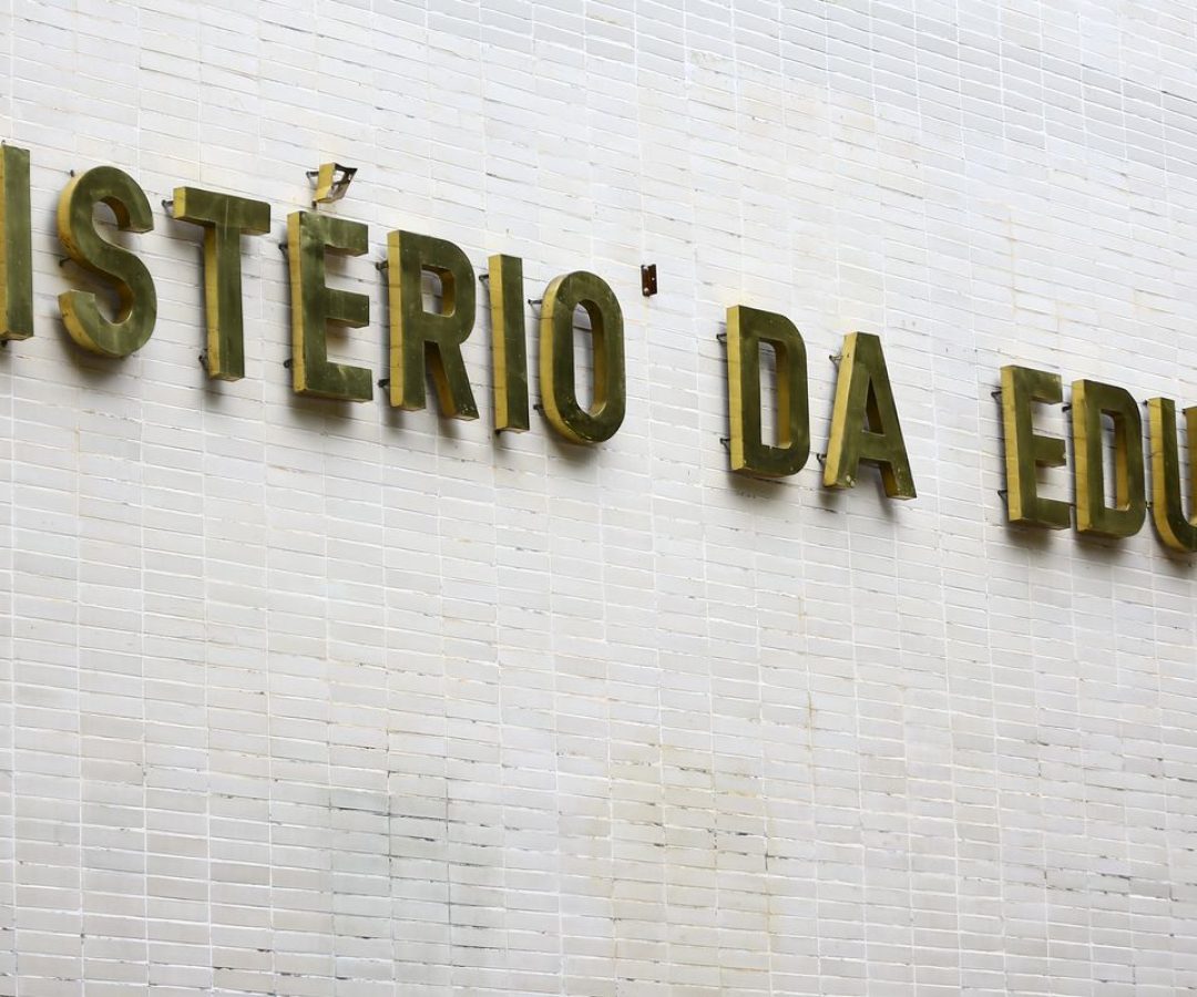 Governo recompõe orçamento para educação e ciência