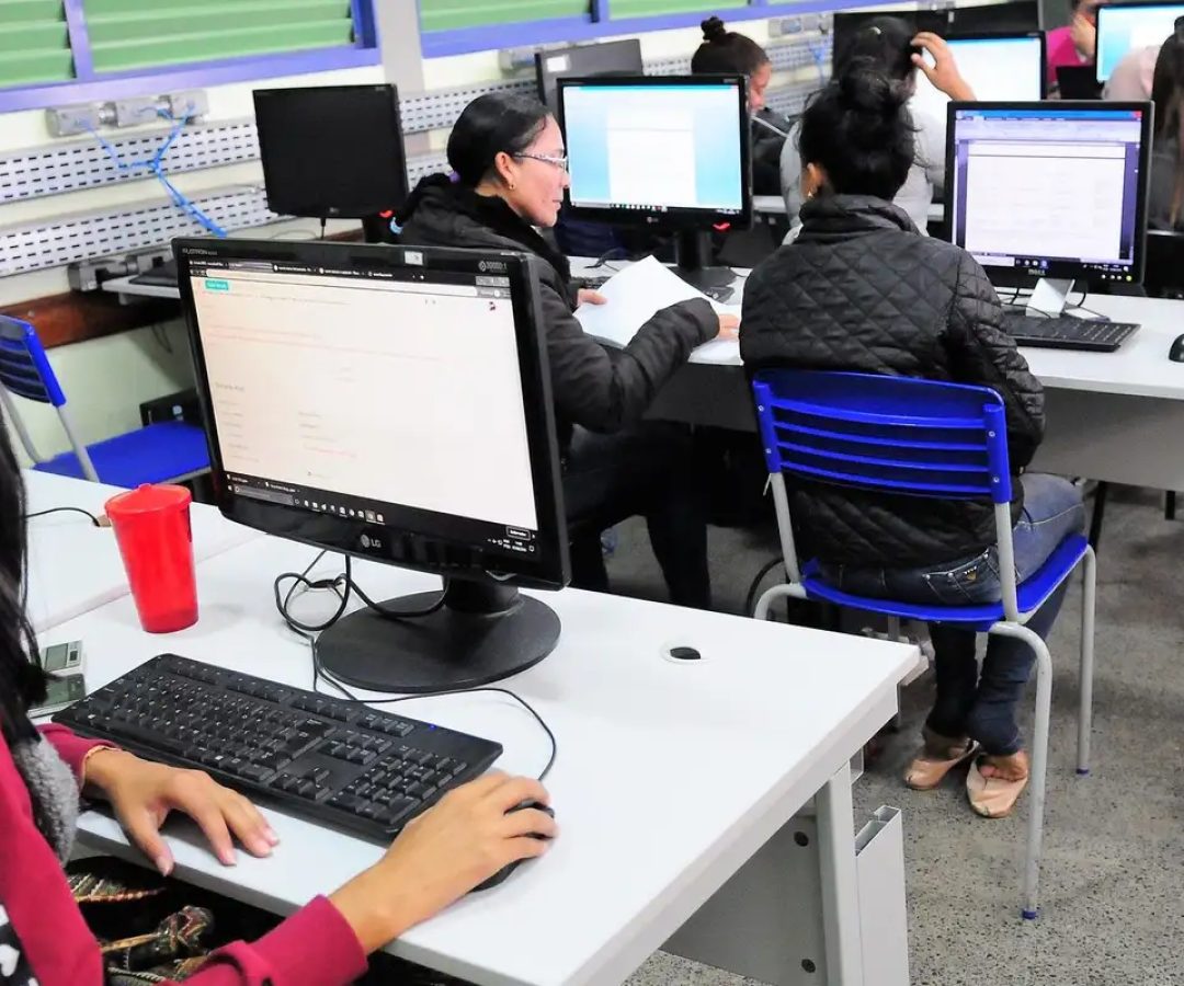 Empresas vão poder abater dívidas se conectarem faculdades à internet