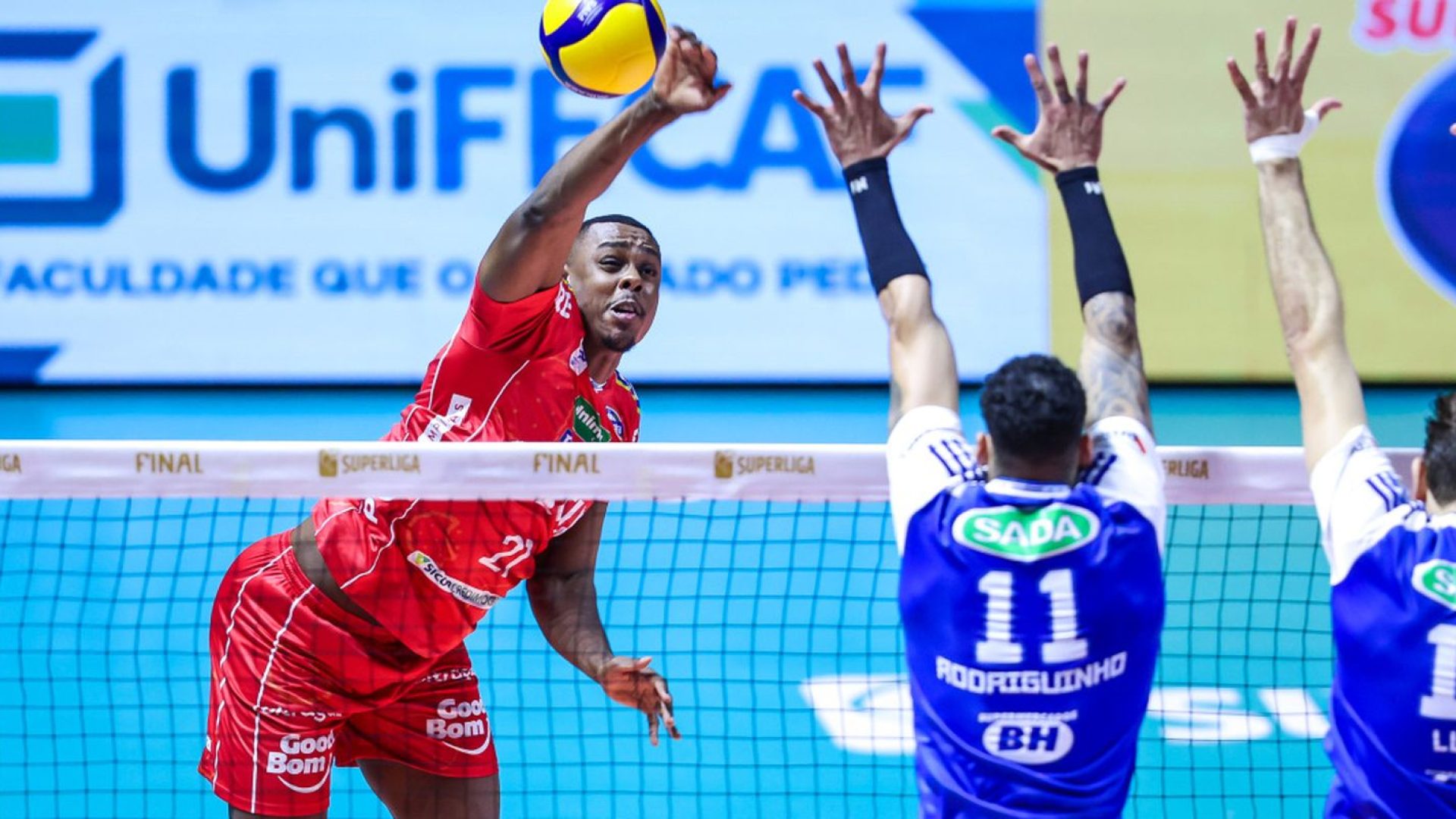 Sada Cruzeiro vence Vôlei Renata e é decacampeão da Superliga