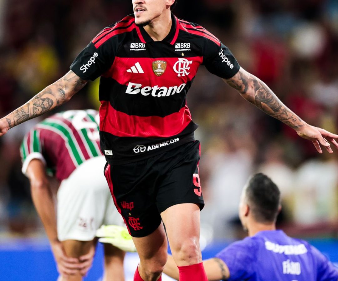 Com dois gols de Pedro, Flamengo vence Fluminense pelo Brasileirão