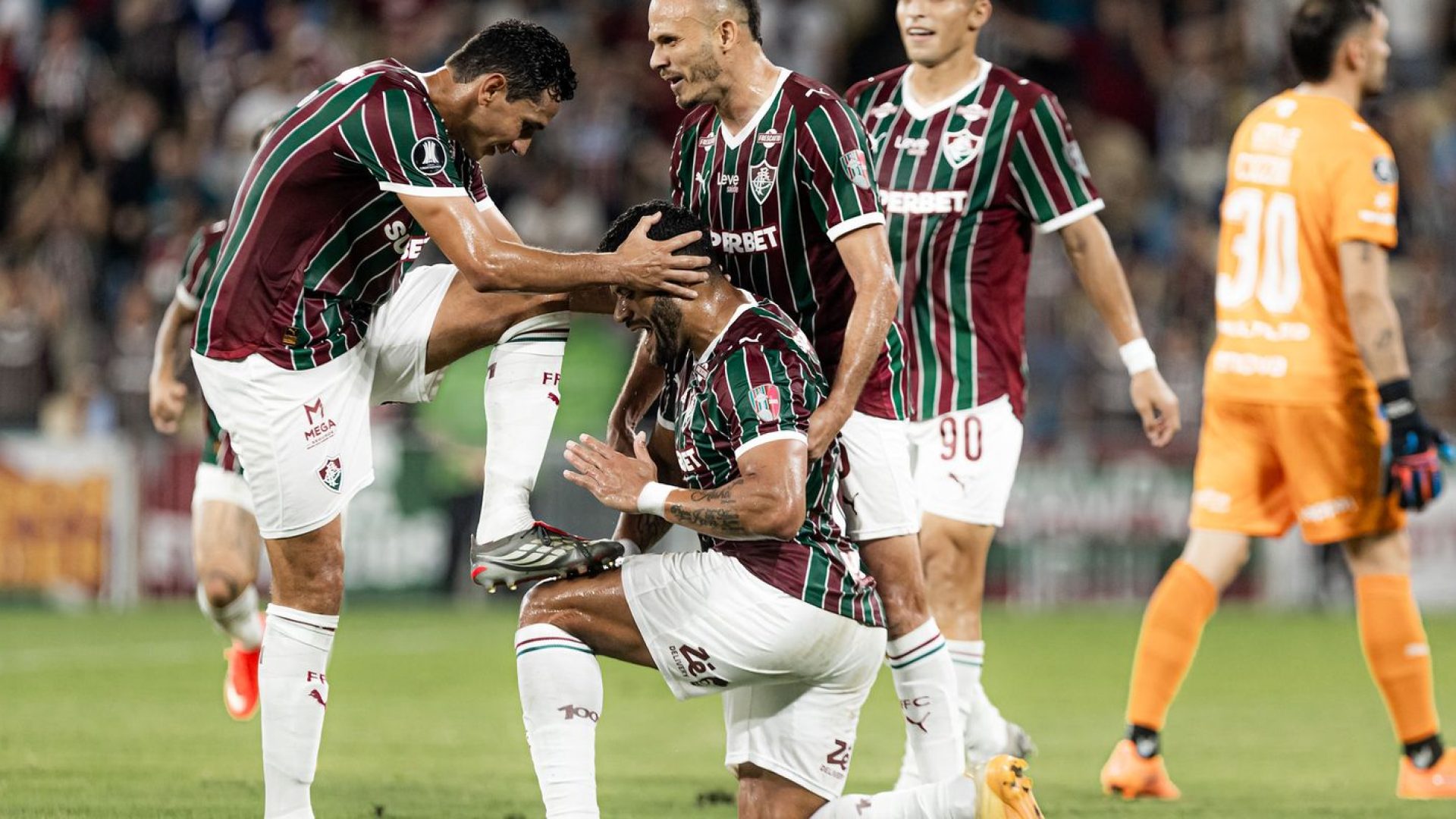 Fluminense bate Platense e abre vantagem nas quartas da Libertadores