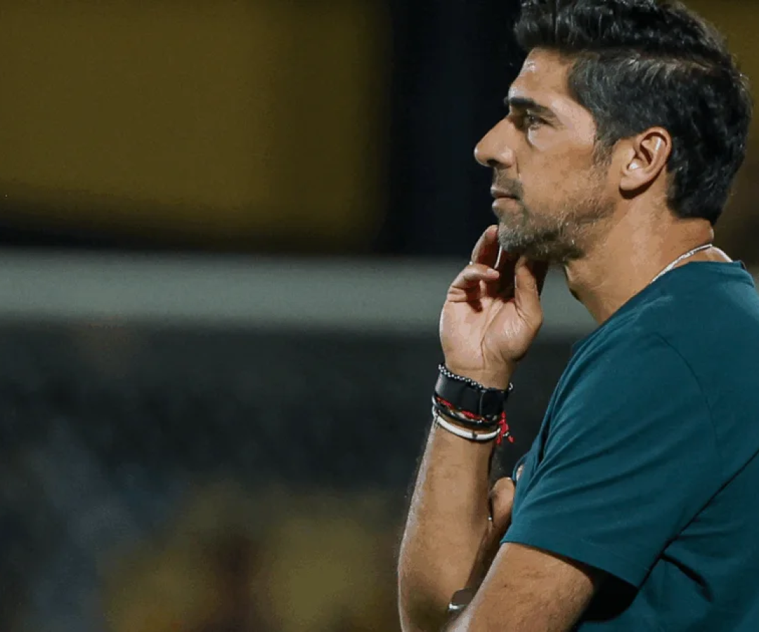 Abel lamenta empate do Palmeiras e alfineta Conmebol sobre uso do VAR