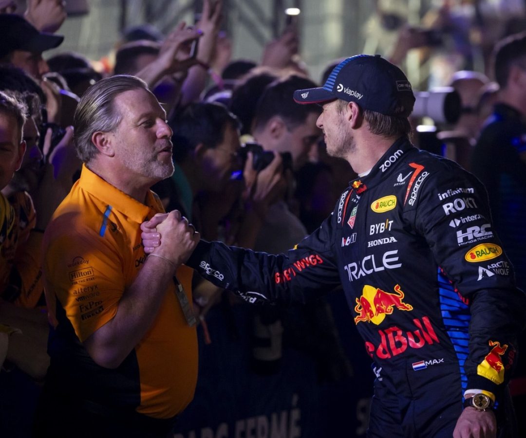 Brown se 'desculpa' após chamar Verstappen de "agressivo"