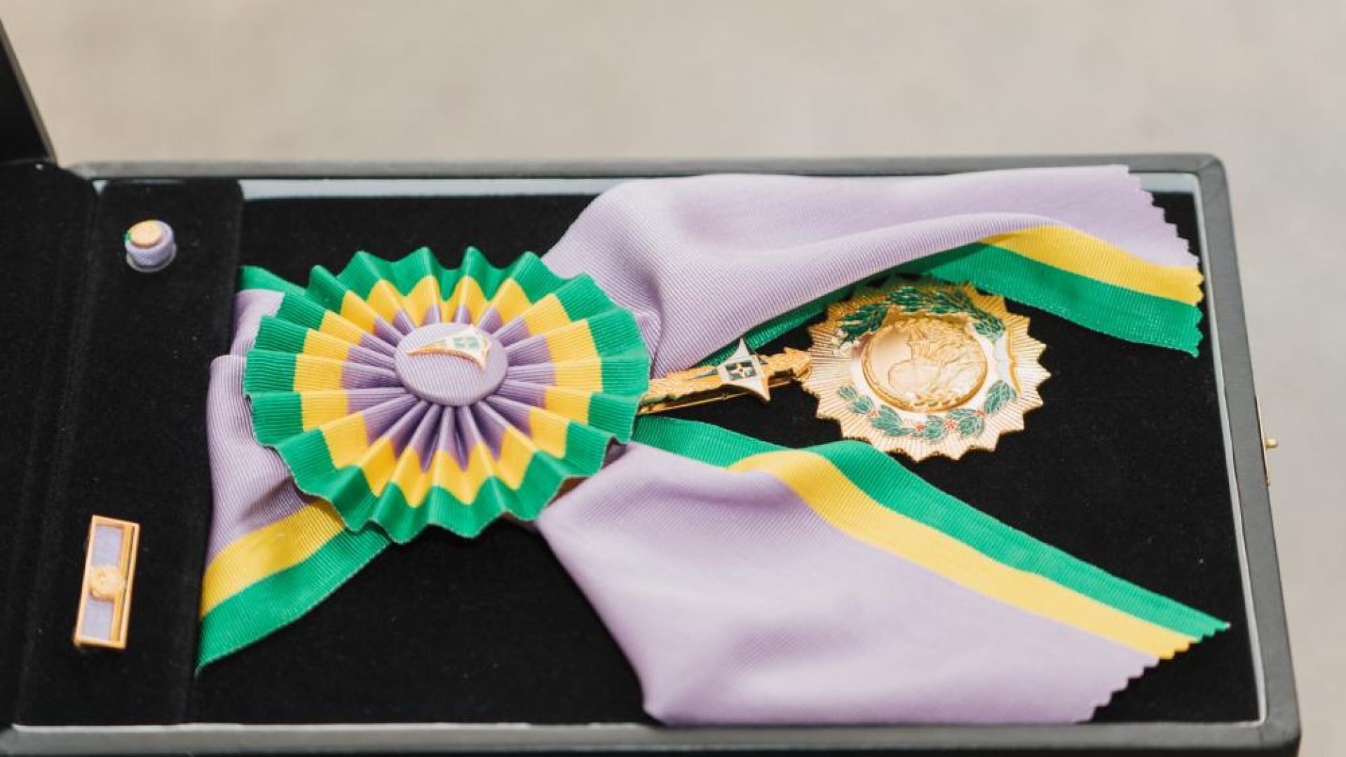 Medalha Anísio Teixeira celebra trajetória de 603 profissionais
