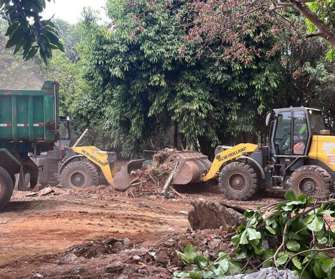 Operação retira 50 toneladas de entulho do Parque Ecológico do Gama