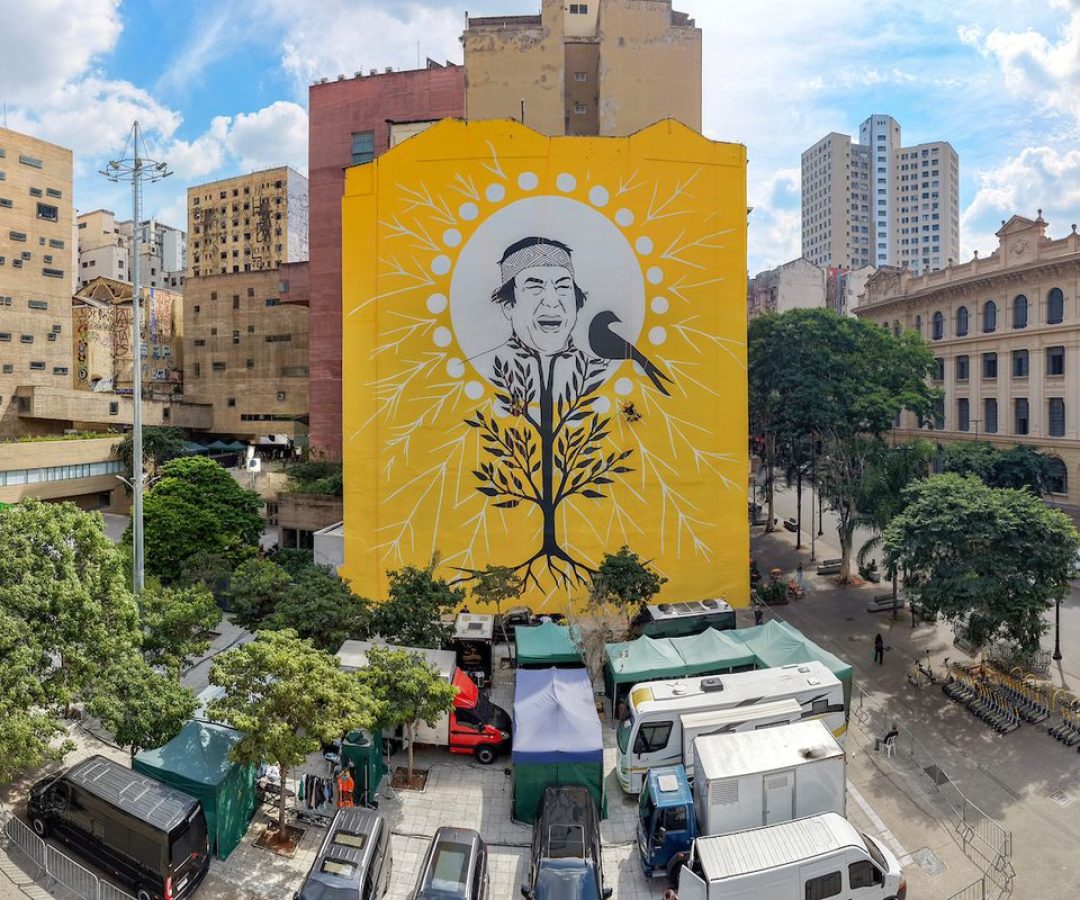 Ailton Krenak é homenageado com mural em edifício de São Paulo