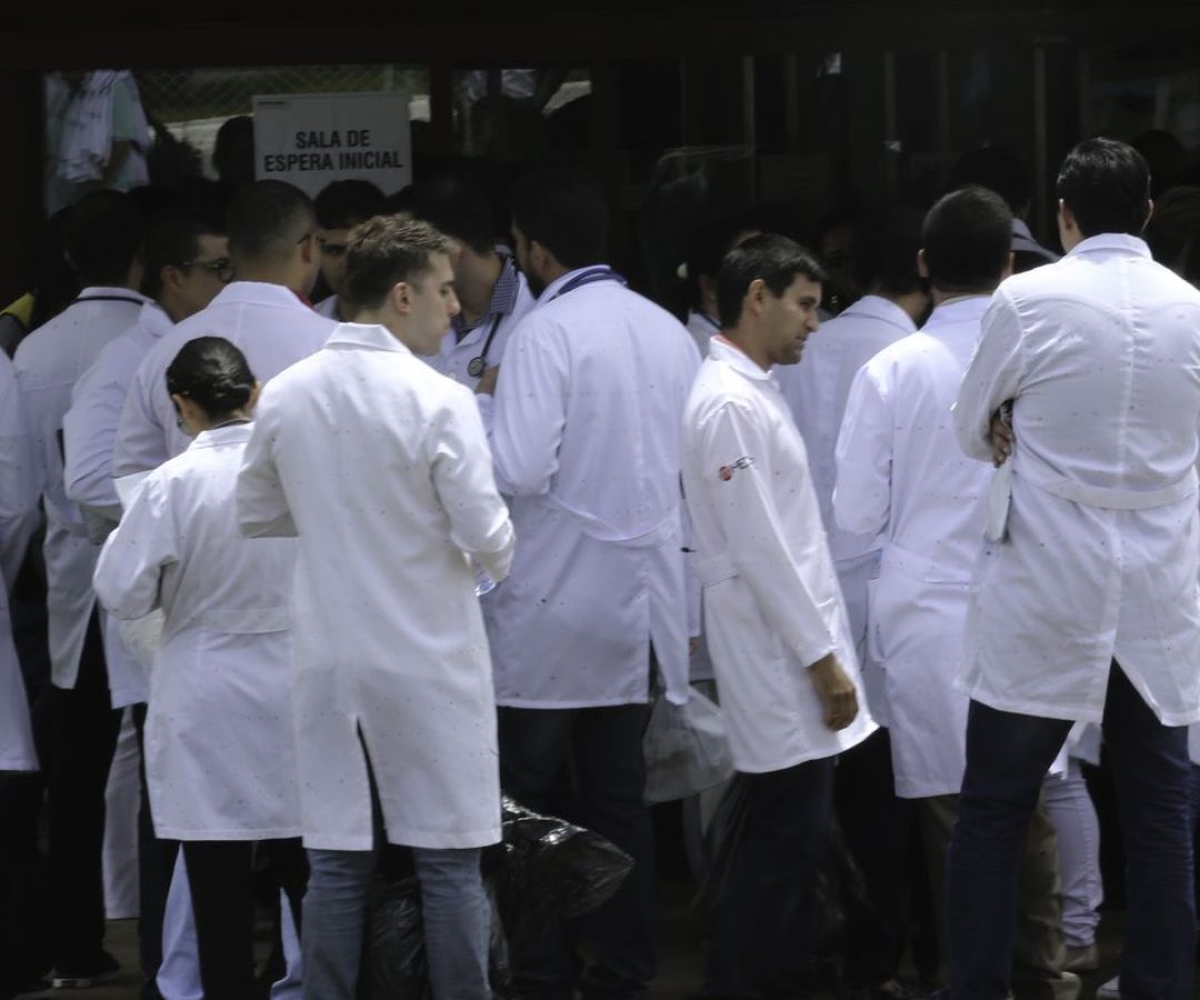 Revalida 2025/2: prazo para envio de diploma médico começa hoje