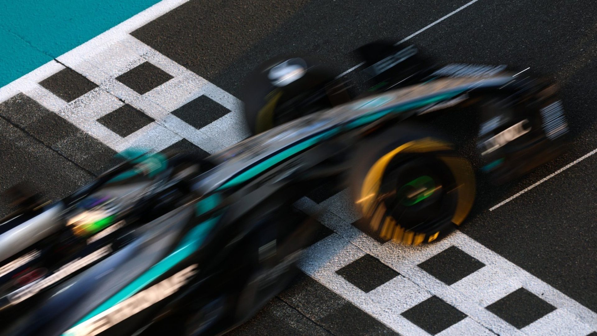 Wolff insiste que carros de 2026 podem alcançar 400km/h