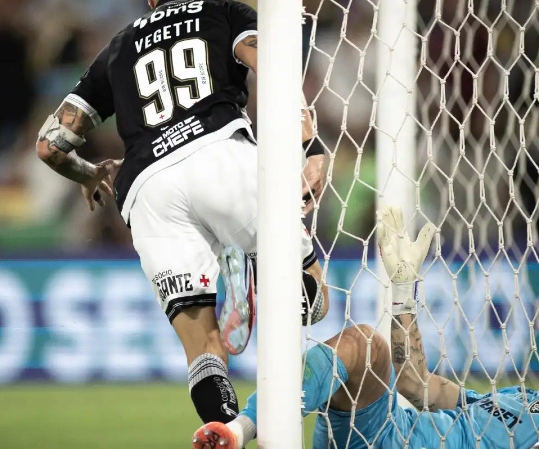 Rayan e Vegetti decidem e Vasco sai em vantagem na Copa do Brasil