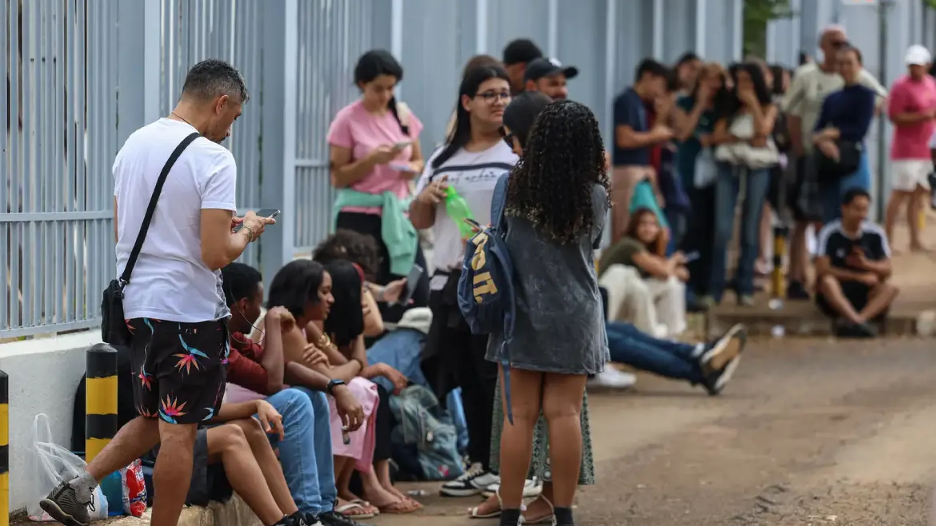 Candidatos ausentes no Enem 2025 devem justificar falta para isenção em 2026