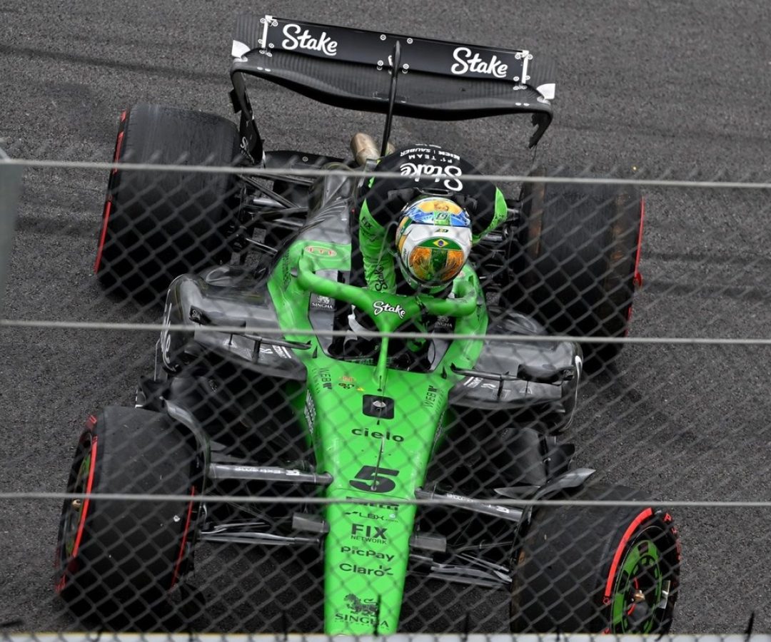 Bortoleto bate na 1º volta do GP de São Paulo e abandona