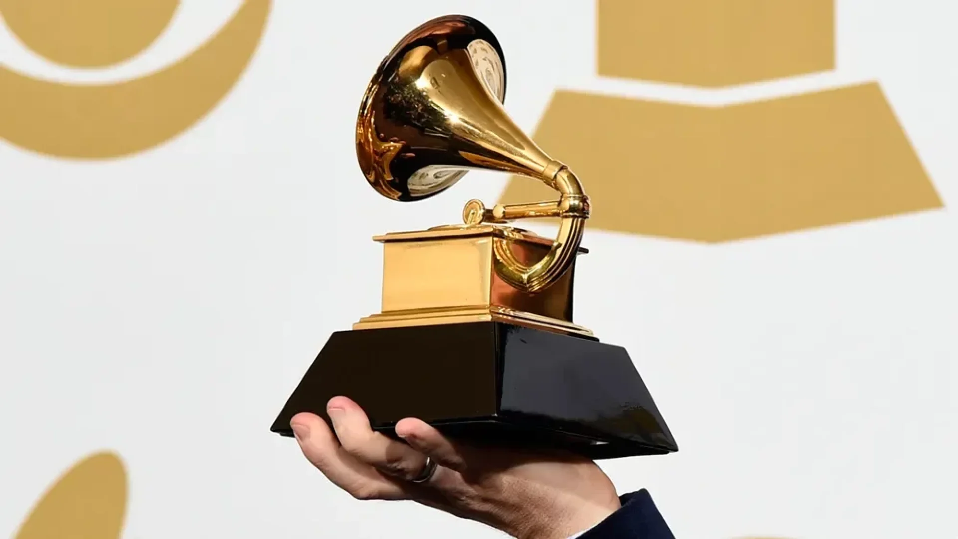 Grammy premia Lady Gaga, Bad Bunny e Kendrick Lamar