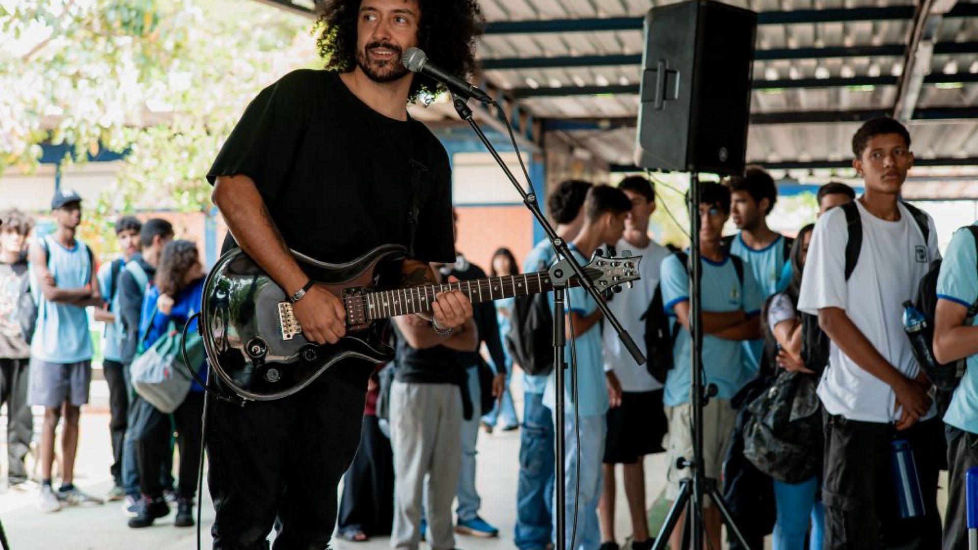 Projeto “Guitarra: a Voz do Rock” encerra etapa formativa com gravações profissionais neste sábado (13)
