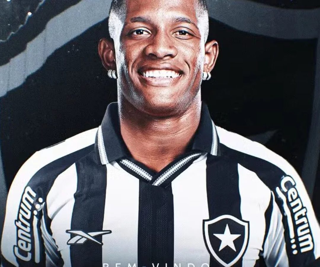 Danilo marca nos acréscimos, Botafogo derrota o Racing e vence a 1ª com novo técnico