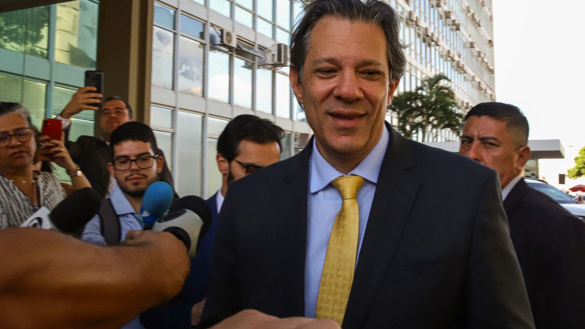 Haddad comemora aprovação da isenção do IR na Câmara: "foi um golaço!"