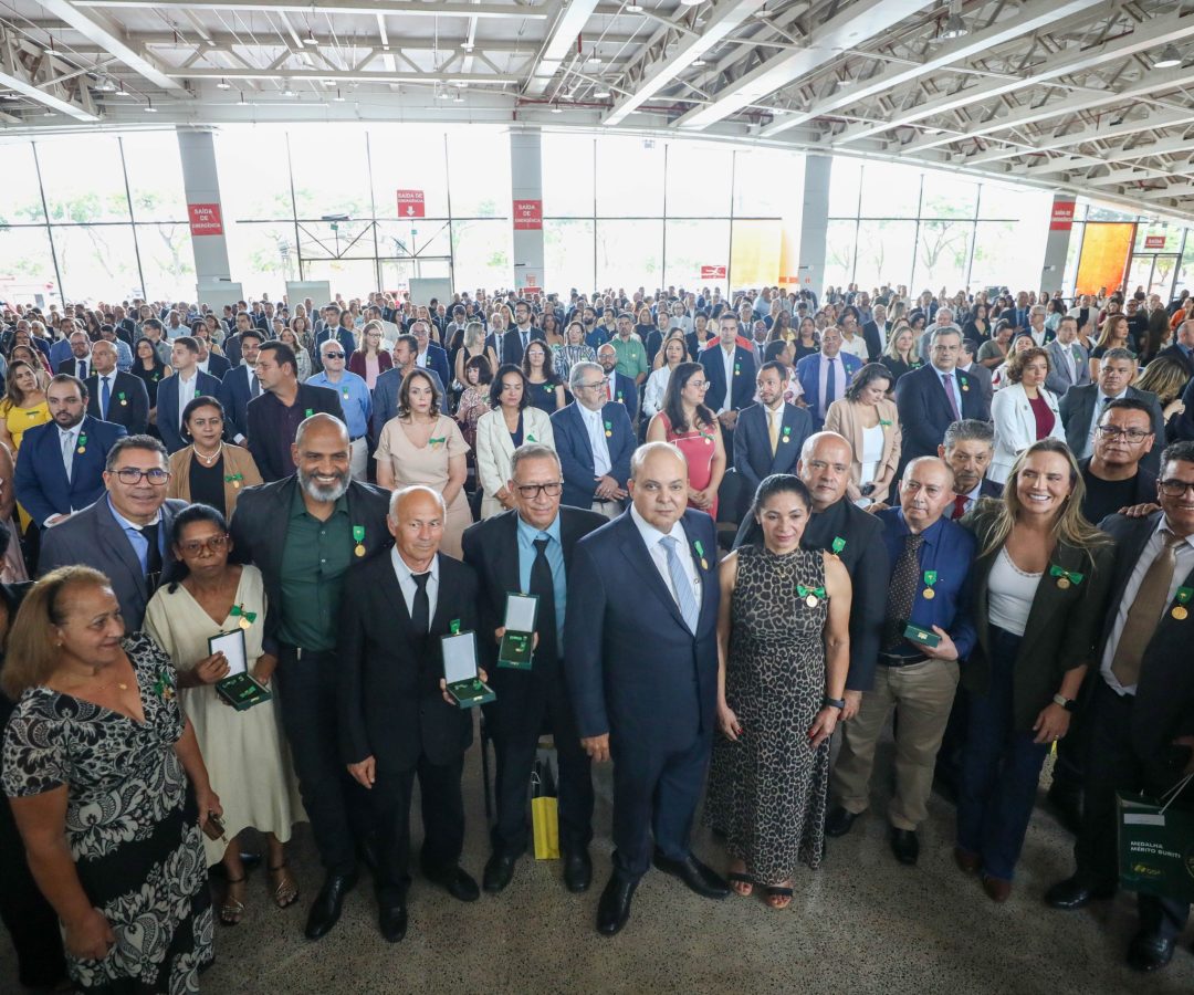 GDF homenageia 356 pessoas com a Medalha do Mérito Buriti