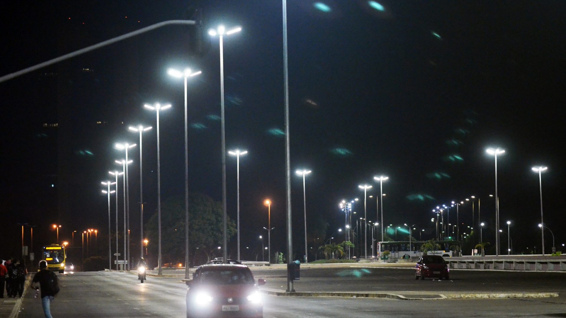 CEB IPes recupera 15 mil luminárias e economiza R$ 4,5 milhões no DF