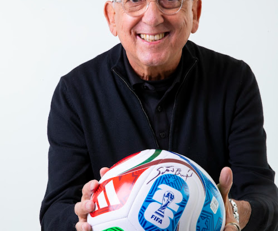 Cirurgia urgente pode tirar o narrador Galvão Bueno da Copa do Mundo