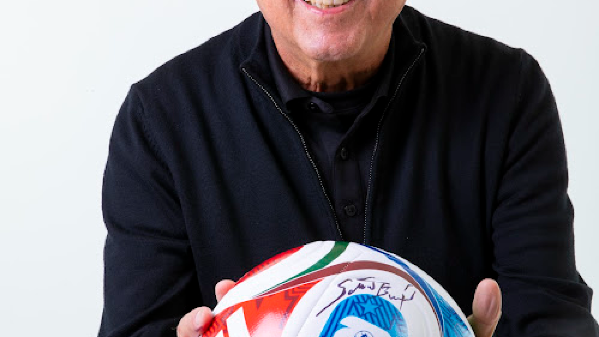 Cirurgia urgente pode tirar o narrador Galvão Bueno da Copa do Mundo
