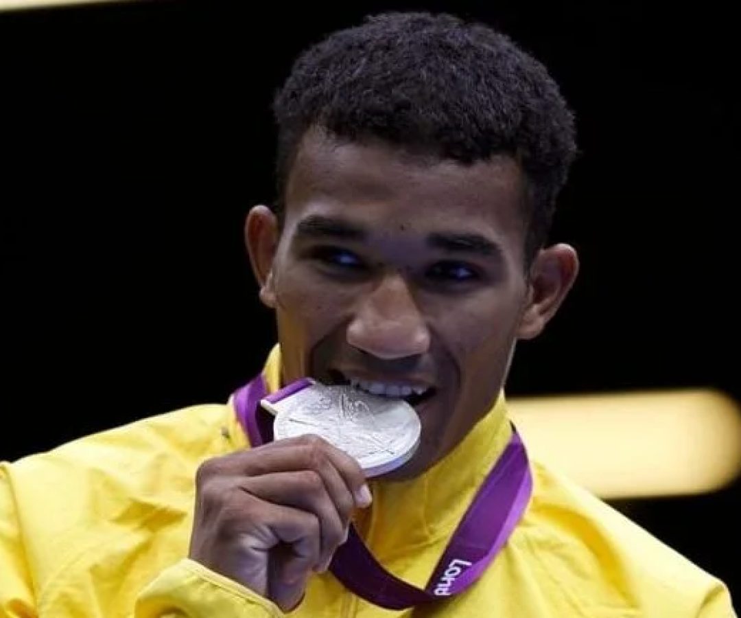Esquiva Falcão vende medalha olímpica e desabafa: 'Falta apoio e valorização'