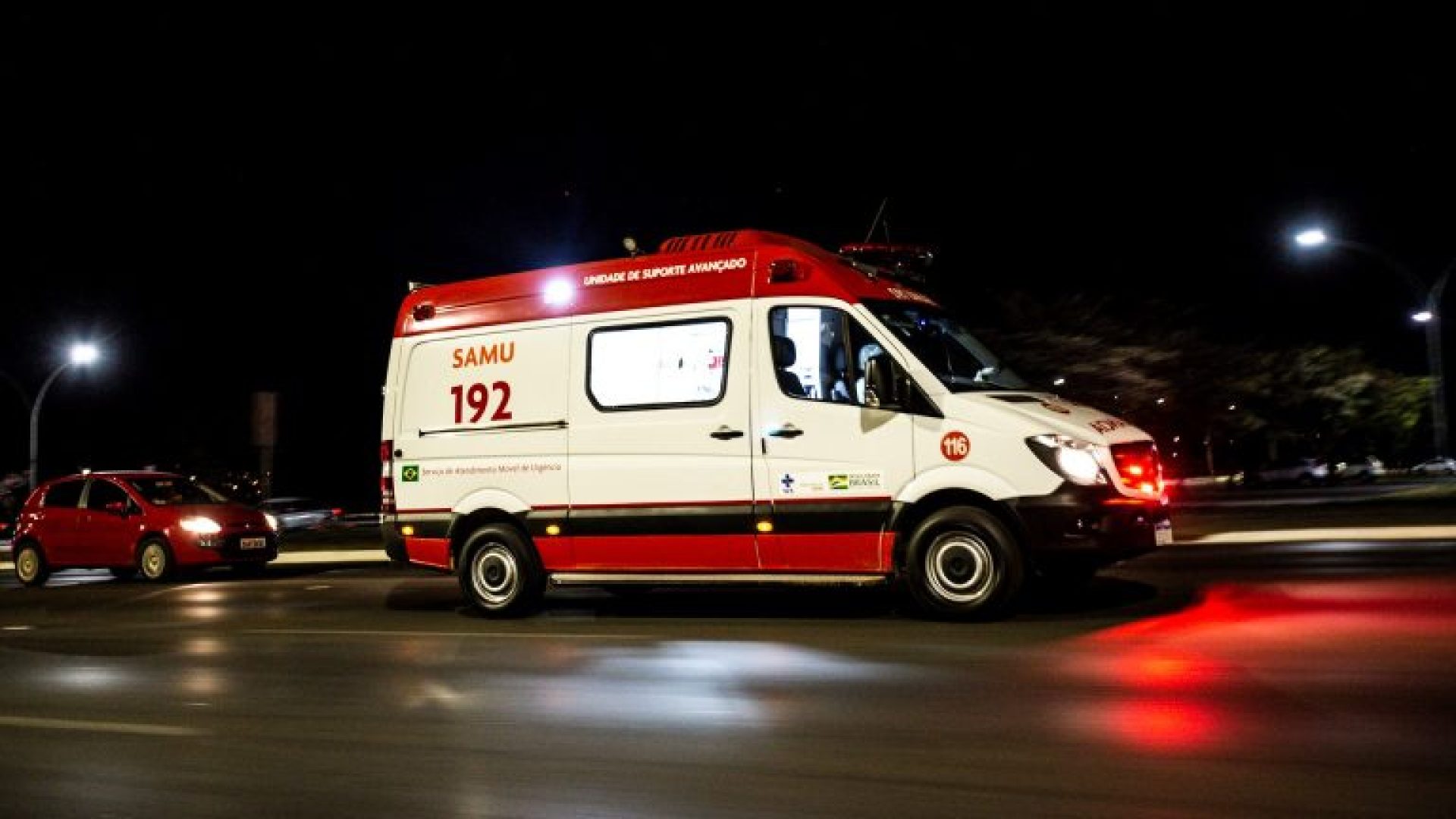 Saúde - ambulância - Samu emergências primeiros socorros atendimentos