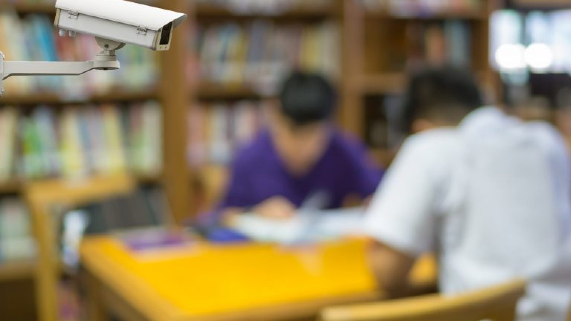 Educação - geral - câmeras de segurança - escolas - biblioteca - segurança - estudantes