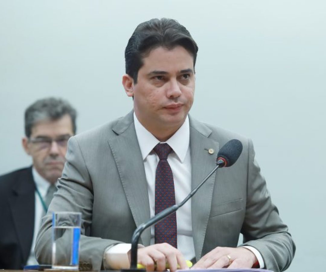 Discussão e votação de propostas legislativas. Dep. Júnior Mano (PL - CE)