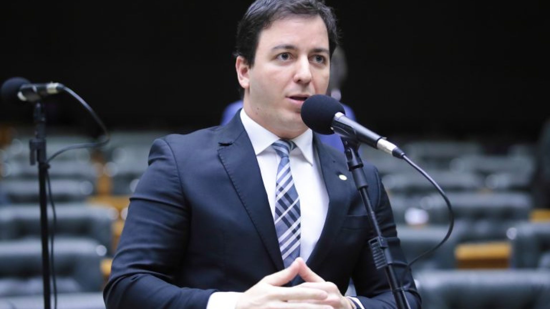 Deputado Célio Studart (PSD-CE) fala no Plenário da Câmara dos Deputados