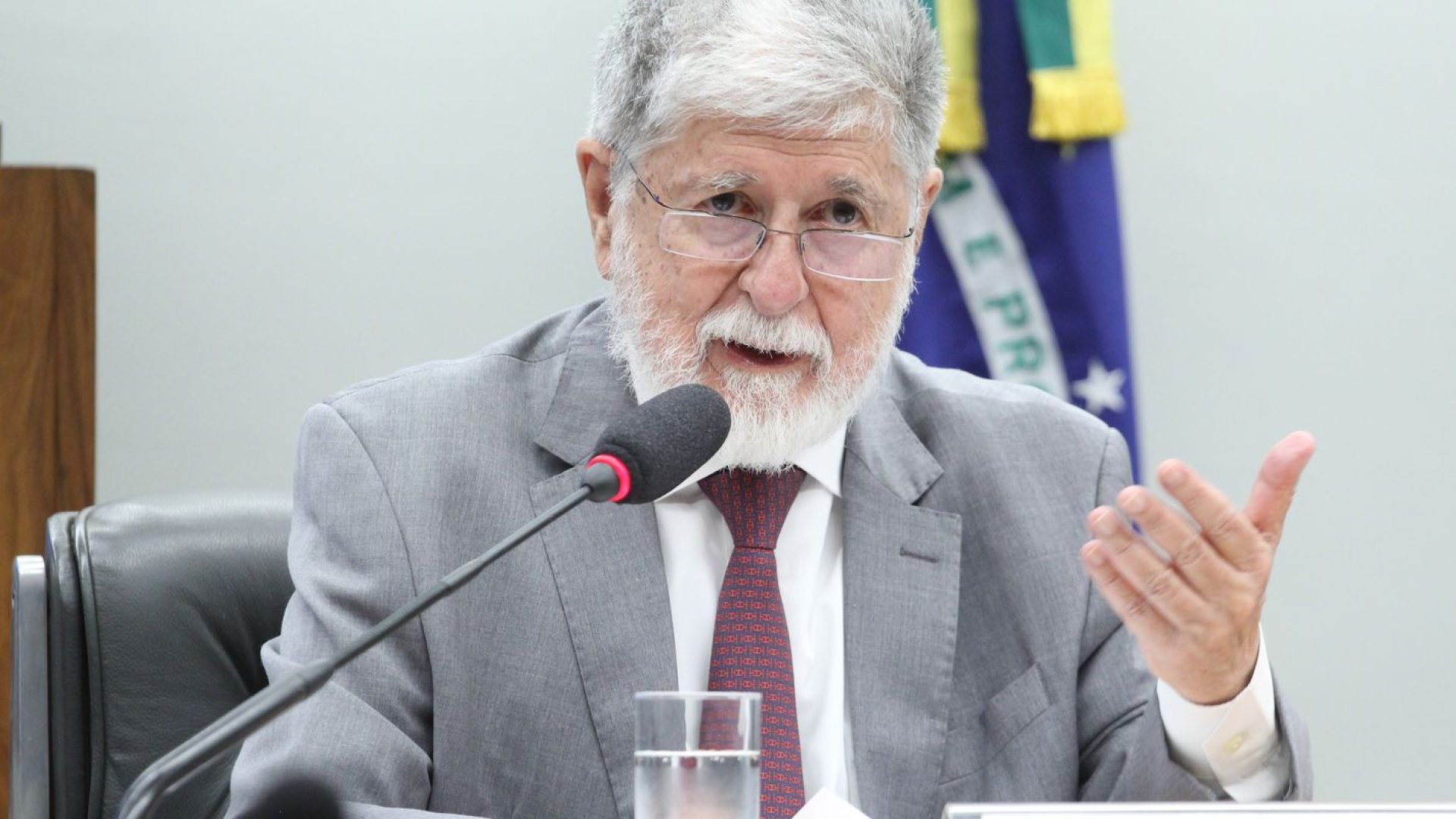 Pretexto para intervenção é inaceitável, diz Celso Amorim