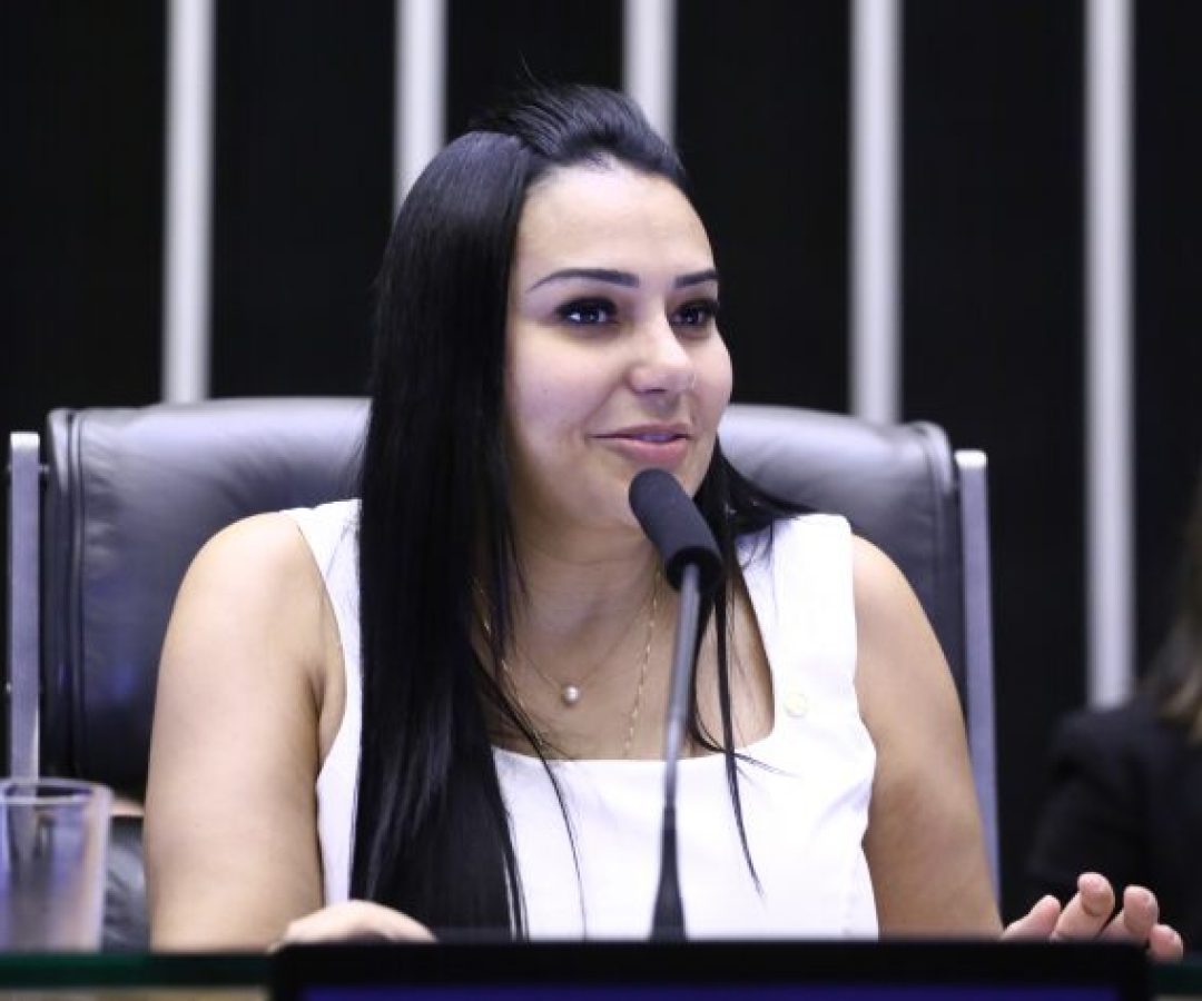 Deputada Dayany Bittencourt (União-CE) fala no Plenário da Câmara dos Deputados