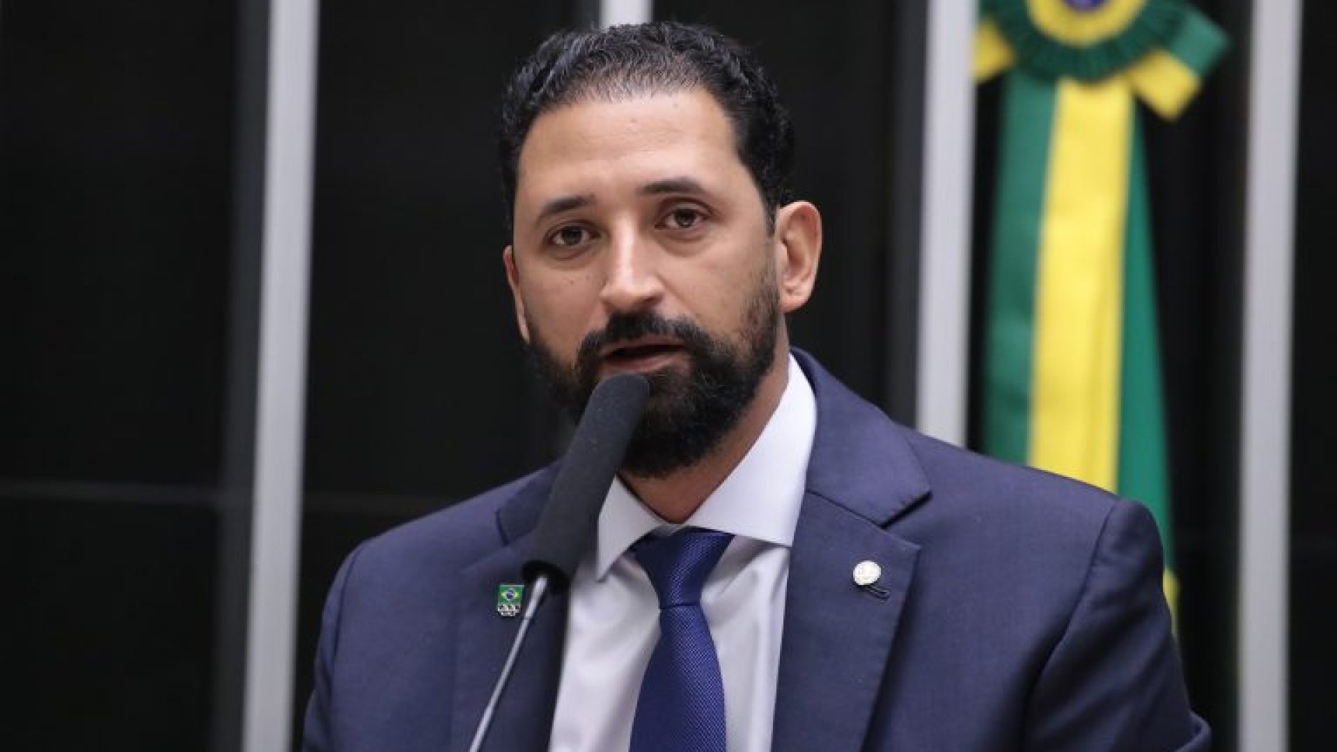 Deputado Mauricio do Vôlei (PL-MG) fala no Plenário da Câmara dos Deputados