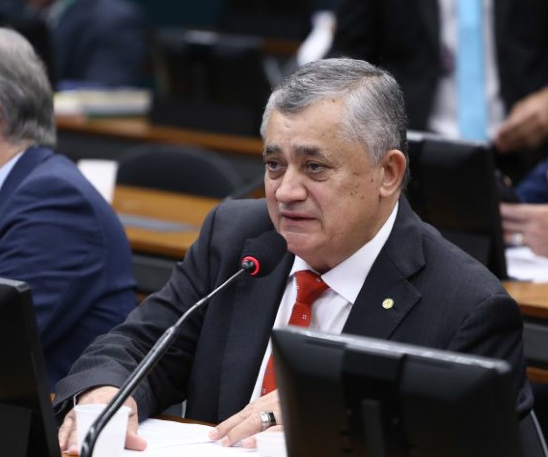Discussão e votação do parecer do relator. Dep. José Guimarães (PT - CE)