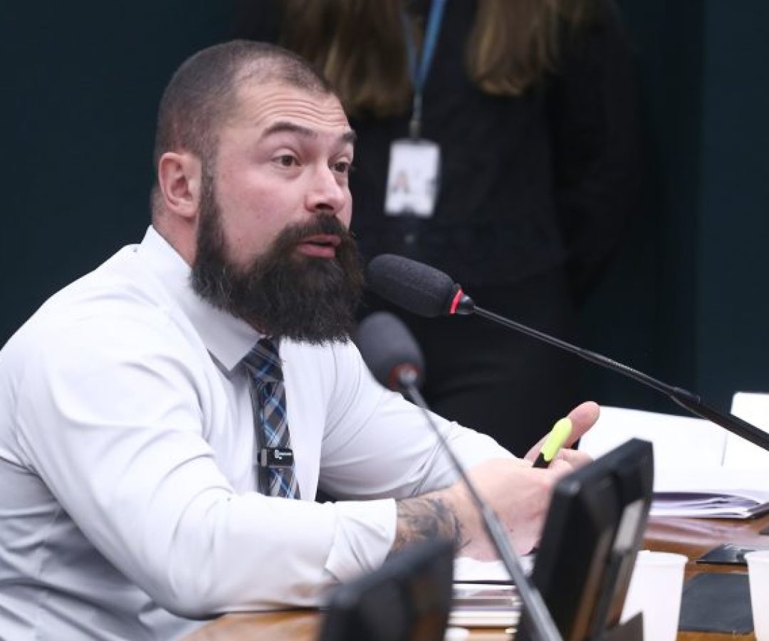 Deputado Delegado Paulo Bilynskyj (PL-SP) fala em comissão da Câmara dos Deputados