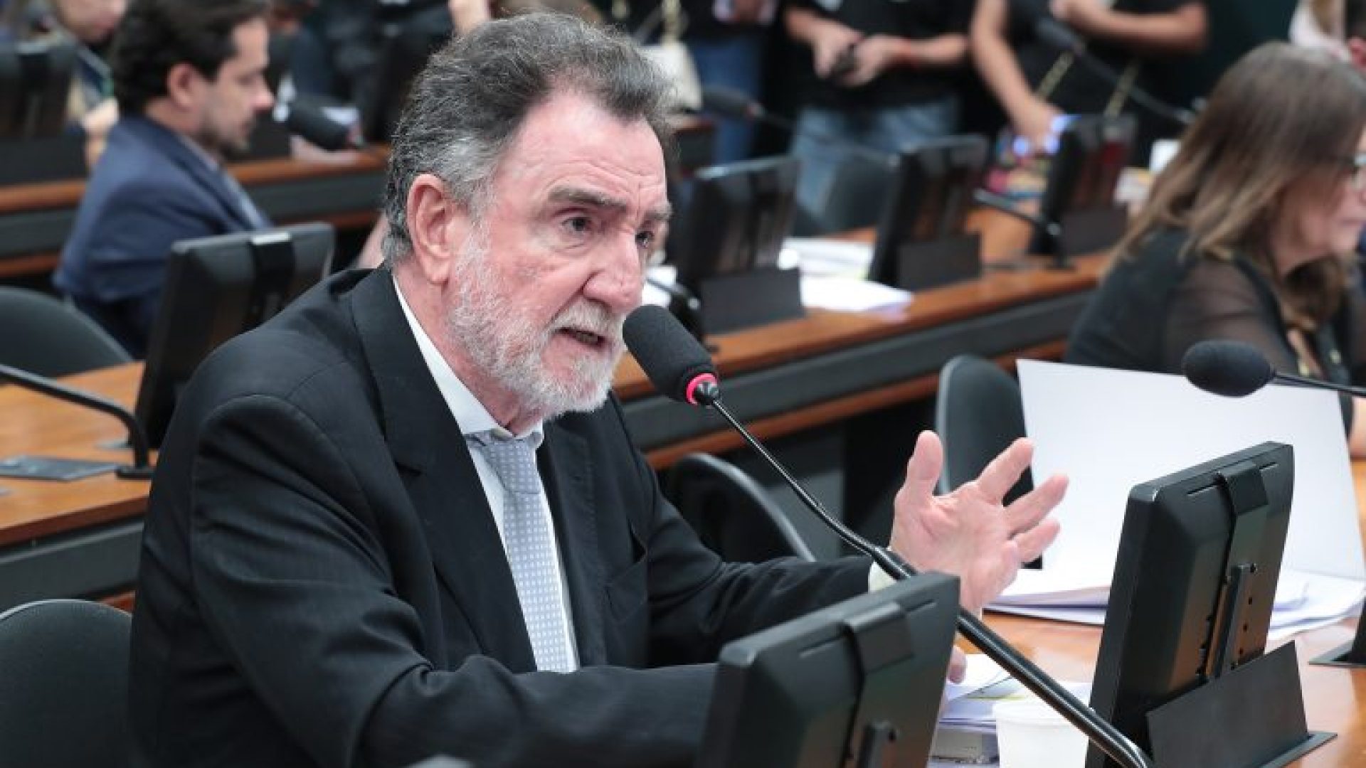 Discussão e votação de propostas legislativas. Dep. Patrus Ananias (PT-MG)