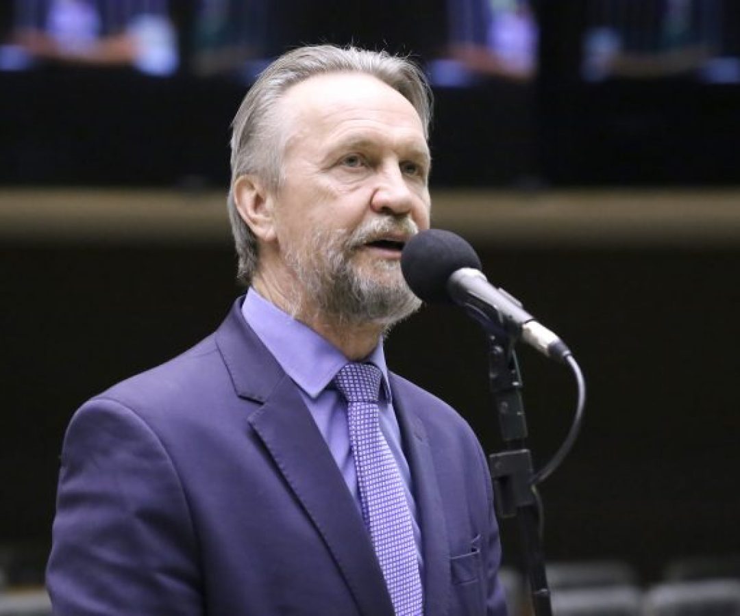 Deputado Pedro Uczai (PT-SC) fala no Plenário da Câmara dos Deputados